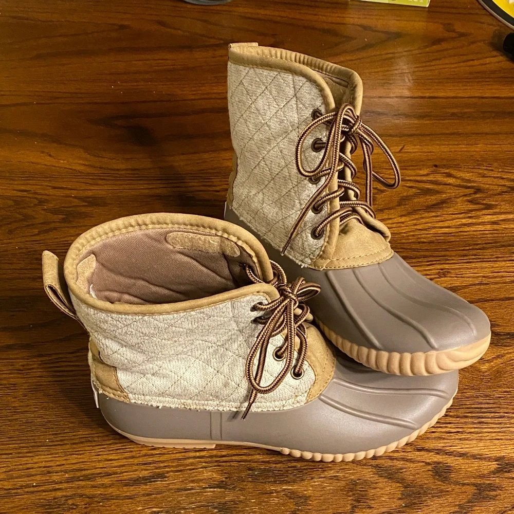 MarleyLilly Tan & Gray Duck Boots Size 8 Monogrammed ALN Winter Rain